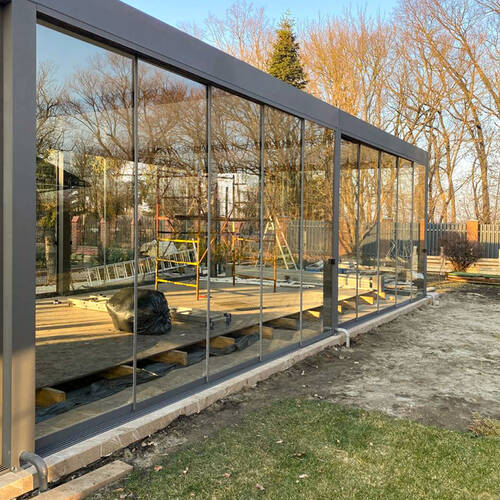 Pergola Decolife B600 PIR + Sliding glazing S200