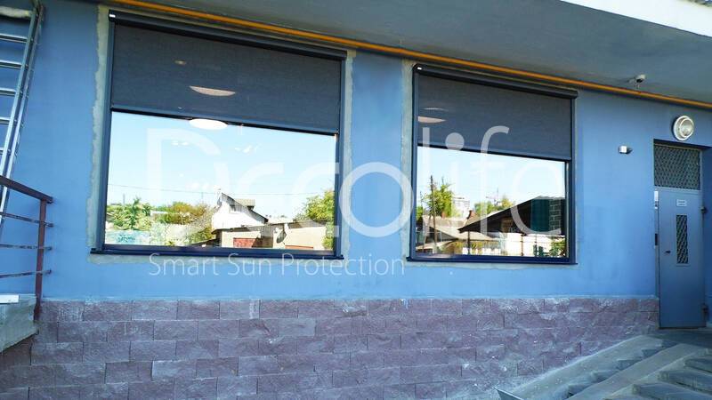 Vertical awnings Decolife Zip 100 for hairdressers - 