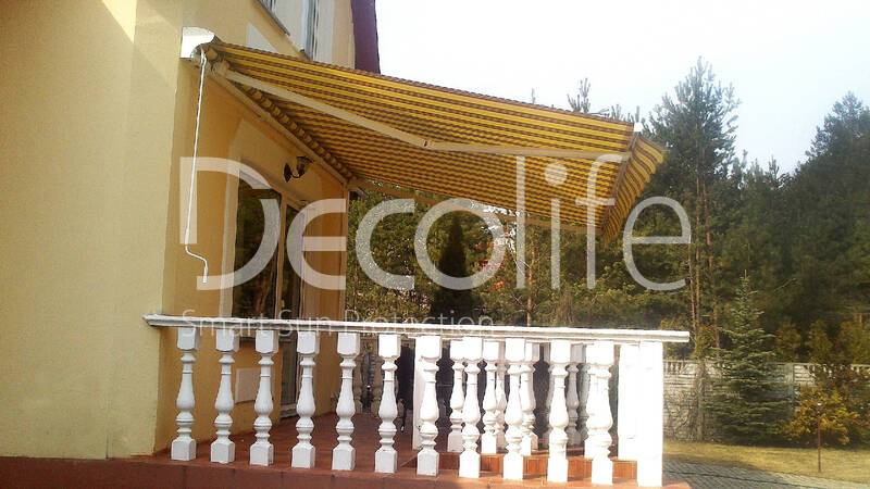 Decolife Open awning above the porch - 