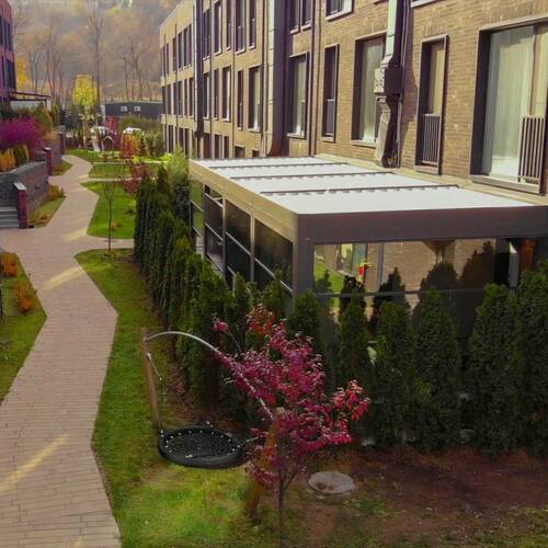 Pergola Decolife B600 PIR + Lifting glazing W700 with thermal break (warm series), implemented by partner ''TENT VERTEX''