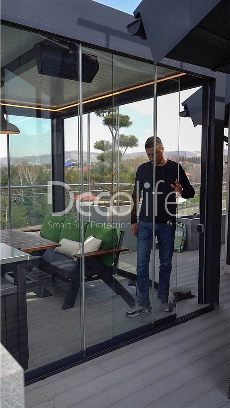 Pergola Decolife Bioclimatic B600 + Sliding glazing, implemented by our partner ''TENT VERTEX'' - 