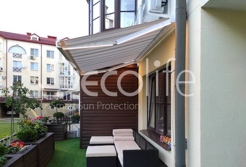 Awning Decolife G500 with illuminated elbows - 