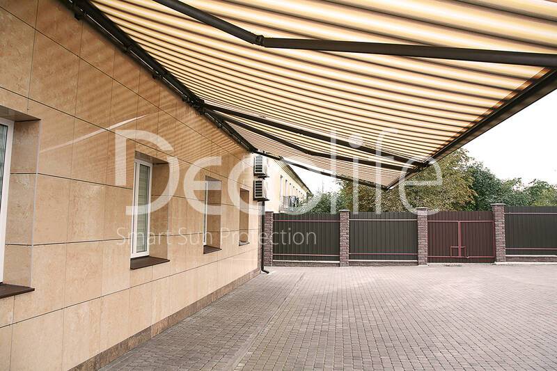 SemiCassette awning for large area - 