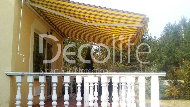 Decolife Open awning above the porch - 