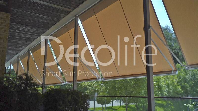 Showcase awnings Decolife G400, implemented by our partner ''TENT VERTEX'' - 